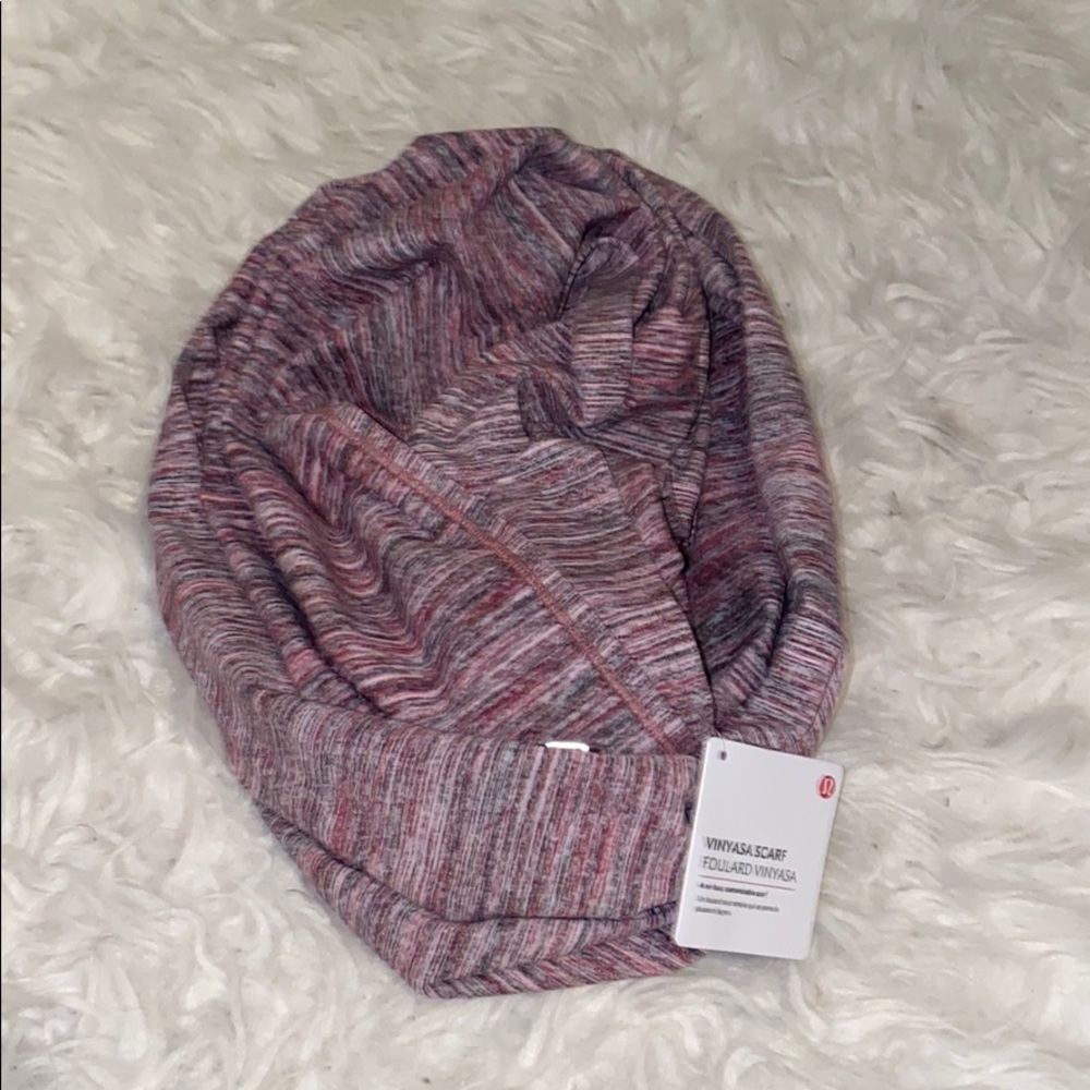 Lululemon Vinsaya Scarf  NWT.